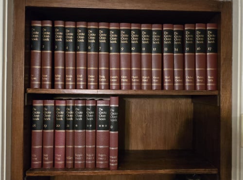 🤎  Oosthoek encyclopedie 26 delig