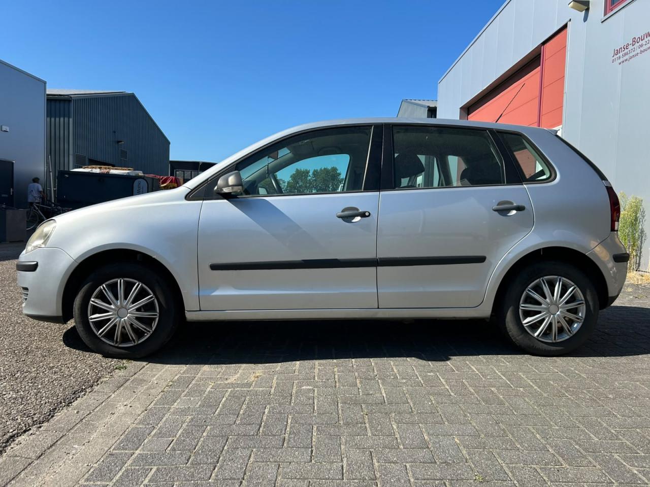 Volkswagen Polo 1.2-12V Trendline Airco/Incl.Nieuwe APK/DBKetting vervangen