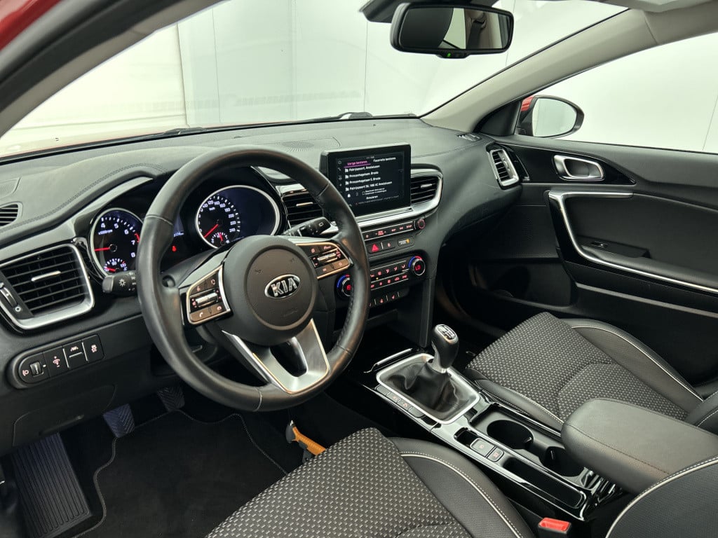 Kia Ceed Sportswagon 1.4 t-gdi dynamicplusline half leder | btw | 140pk!