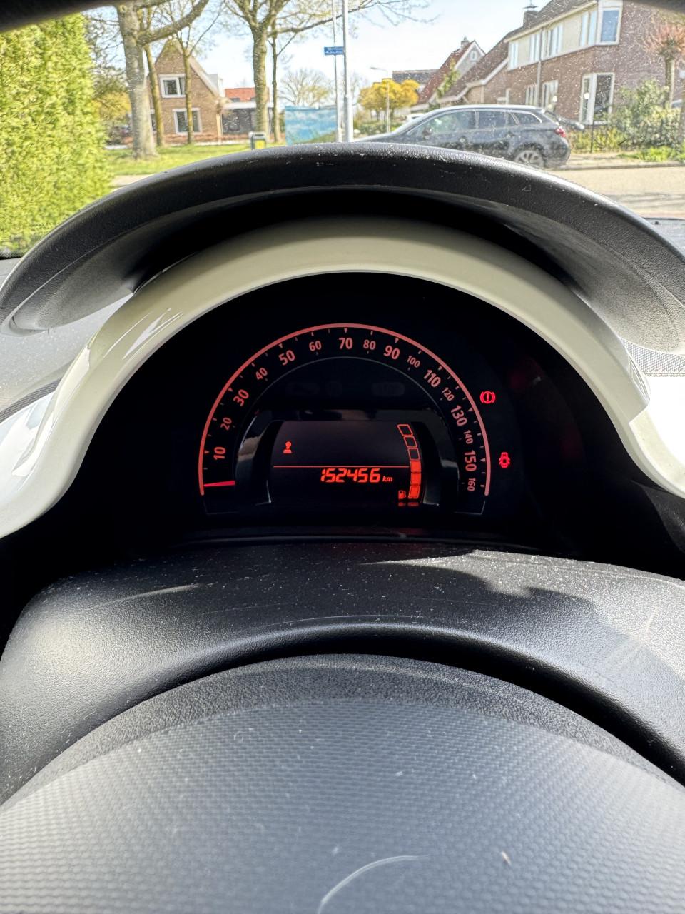 Renault Twingo 1.0 SCe uit 2016 met airco, cruise control, Apple carplay