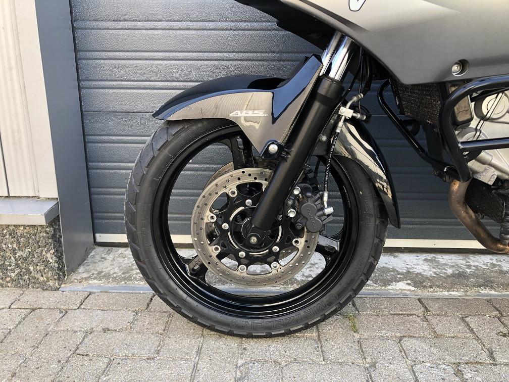 Complete Suzuki DL650 ABS uit 2008 met 30dkm, nieuwe banden etc €3795,-