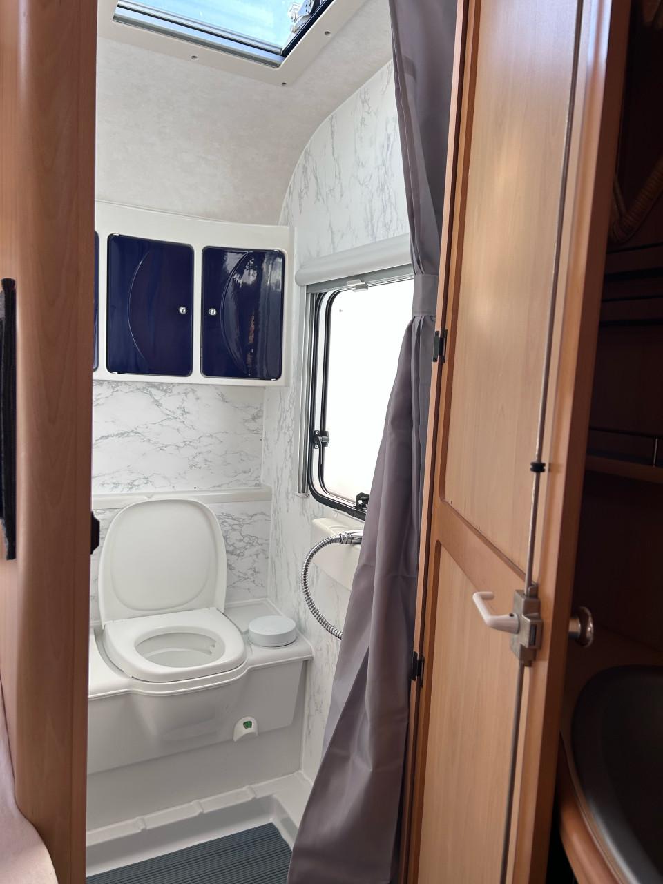 Caravan TEC traval king