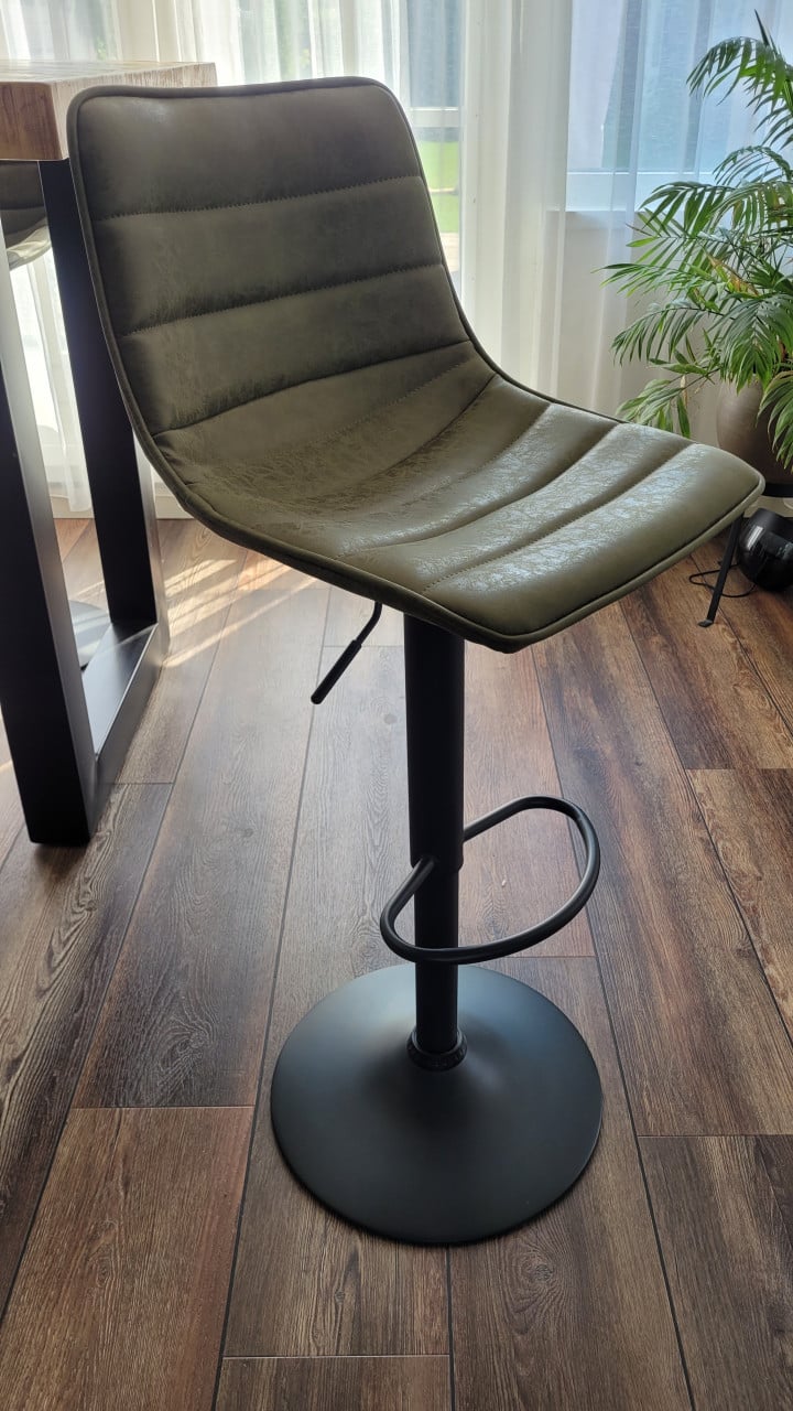 Bar tafel met krukken