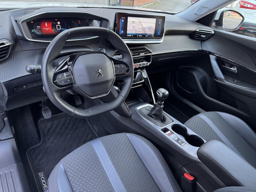 Peugeot 2008 1.2 puretech allure pack connect | trekhaak afneembaar| naviga