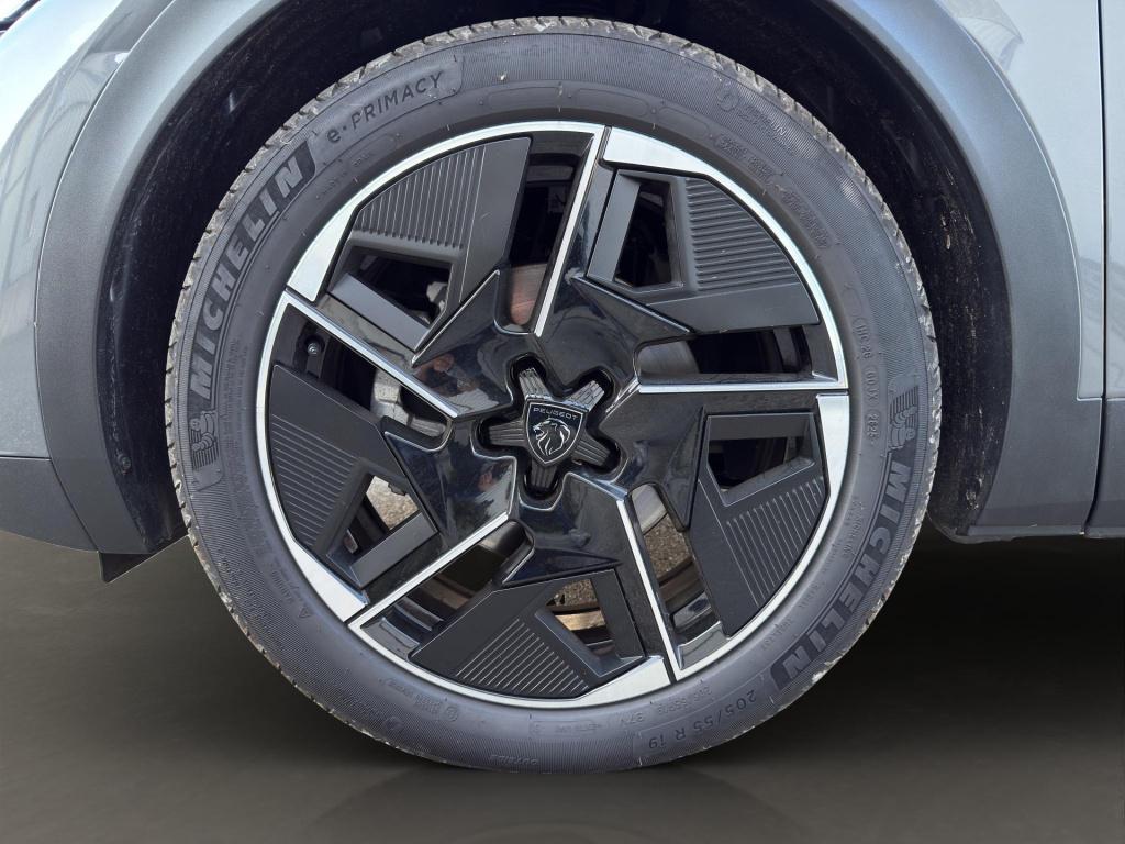 Peugeot 408 1.2 gt exclusive hybrid 145 | pano | memory | nappa | focal | 3