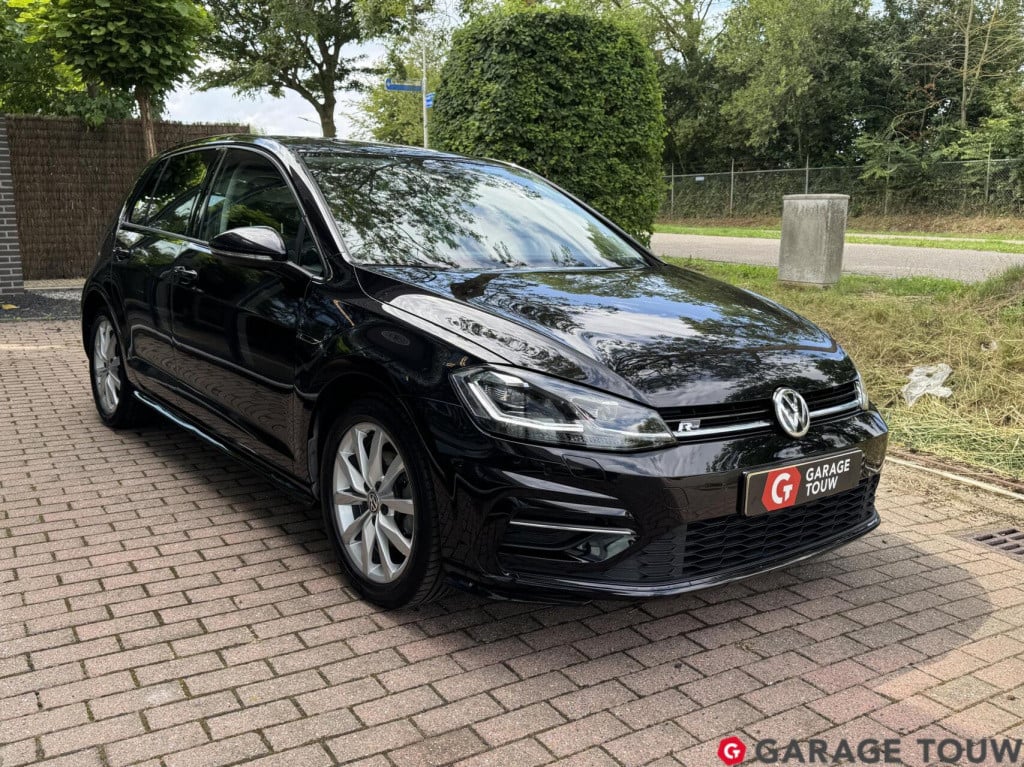 Volkswagen Golf 1.5 tsi highline business r dsg 150pk