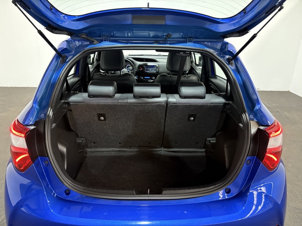 Toyota Yaris 1.5 hybrid executive