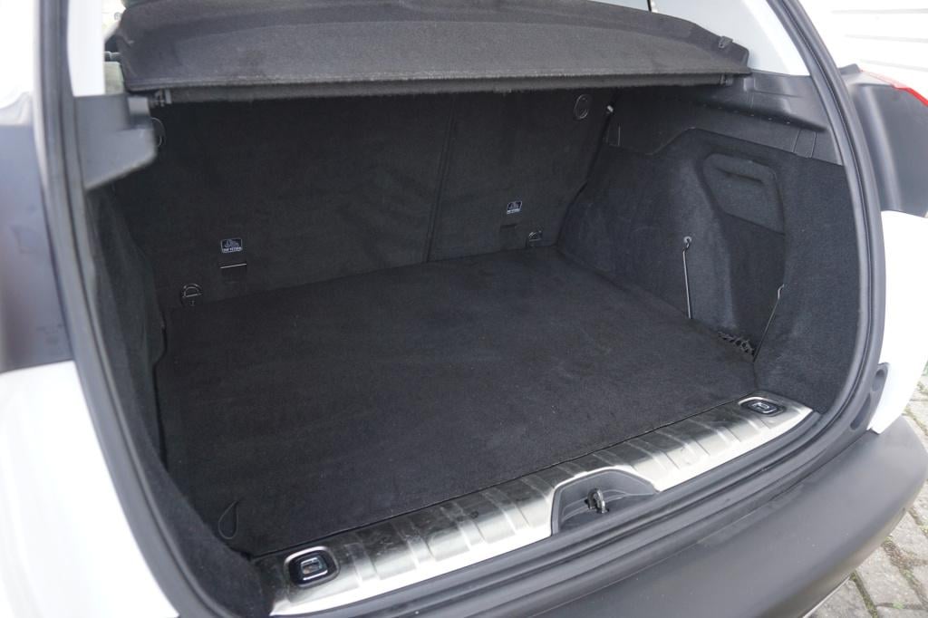 Peugeot 2008 1.2 puretech allure climate / navi / cruise / pano / parkeers.