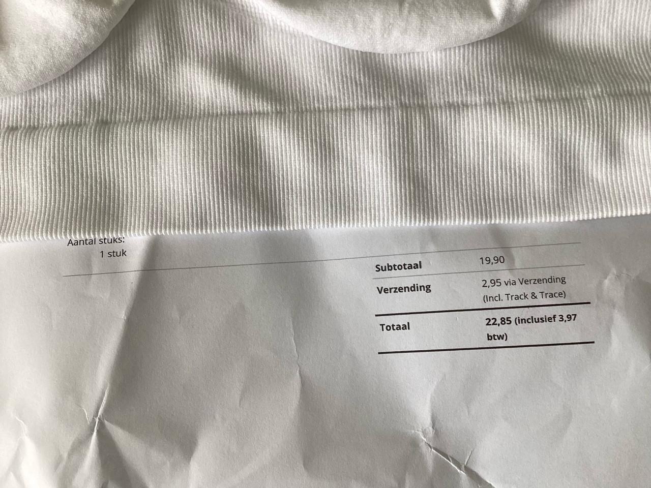 2 splinter nieuwe BHs rekening zit er nog bij maat XL/XXL