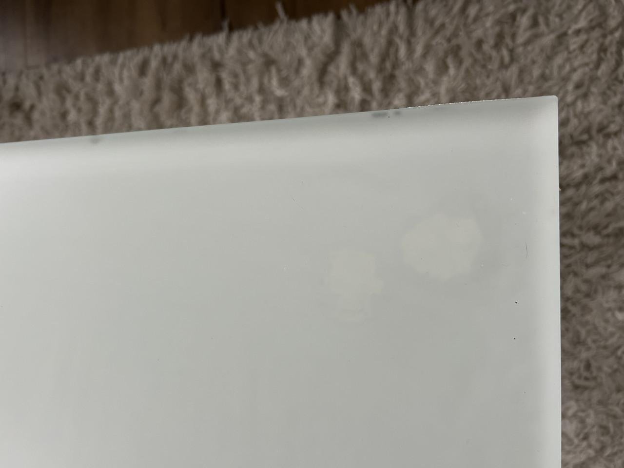 Salontafel evt. met bijpassende eettafel