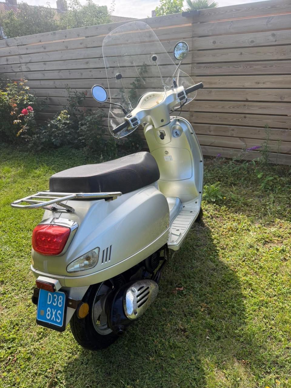BTC IVA Lux 50 scooter