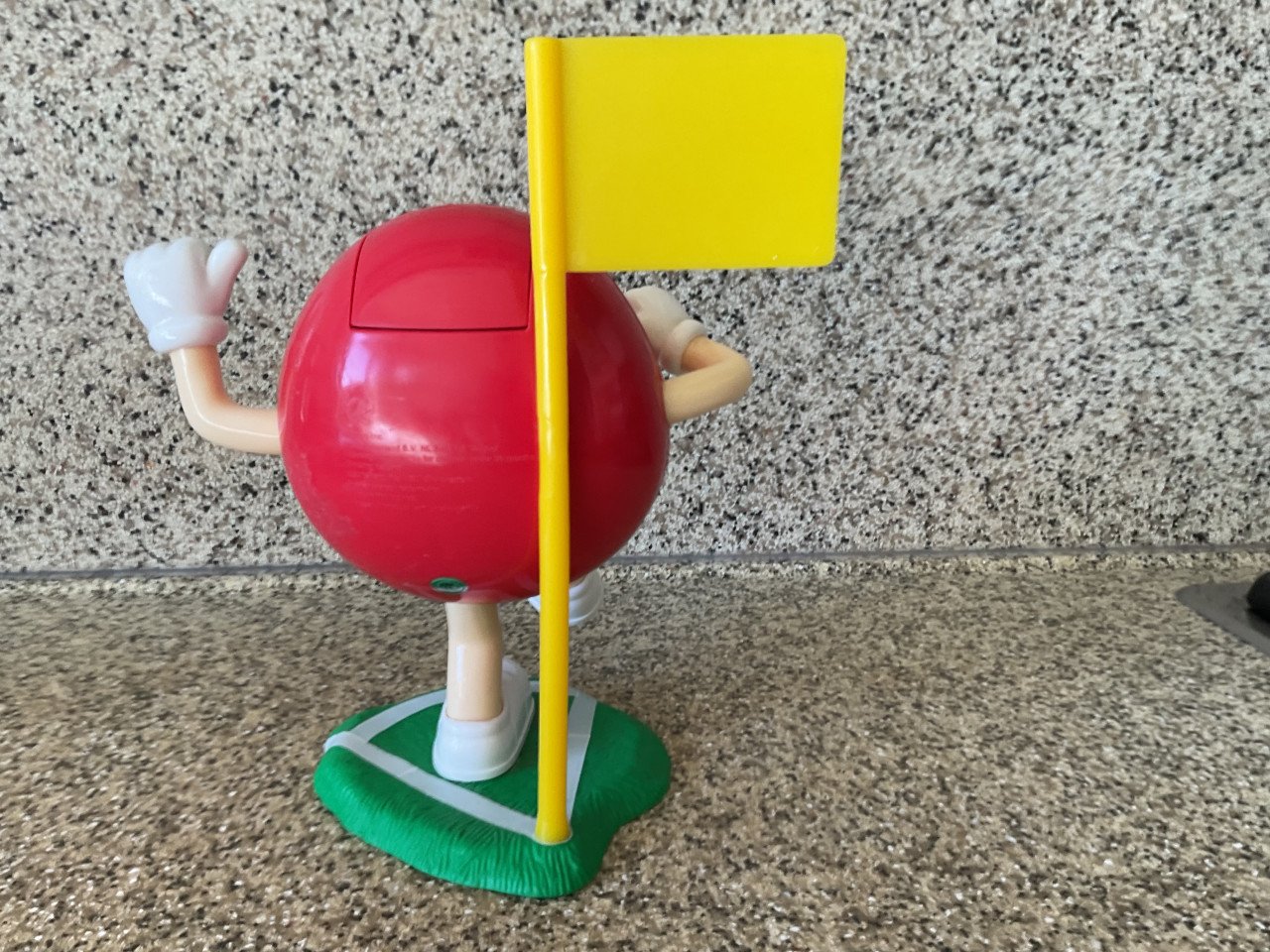 M&M snoep dispencer.     (Klein).