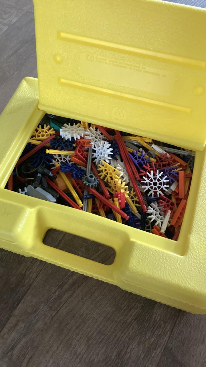 2 KNEX koffers + bouwtekeningen