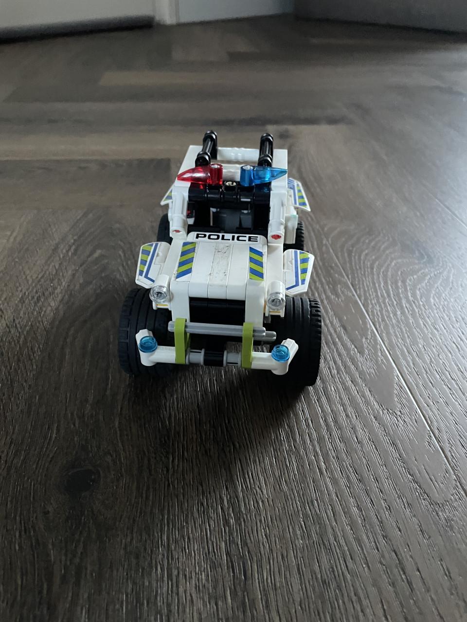 Lego Technic: Politie onderscheppingsvoertuig 42047