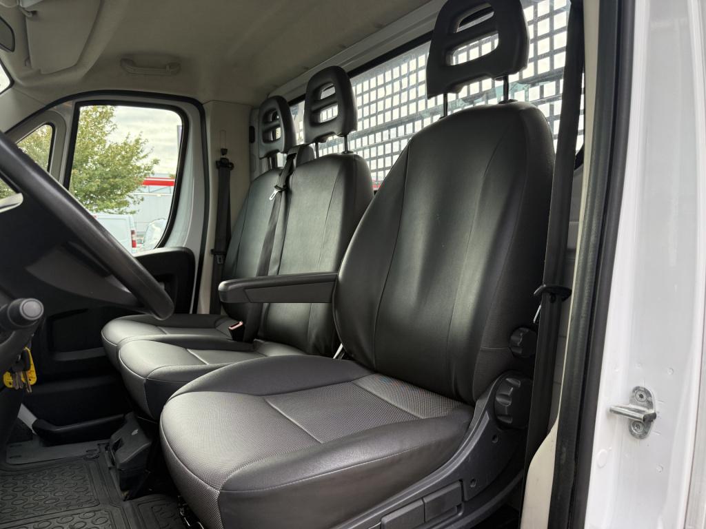 Peugeot Boxer 335 2.2 bluehdi 165 l4 pick-up | open laadbak | trekhaak 3.5t