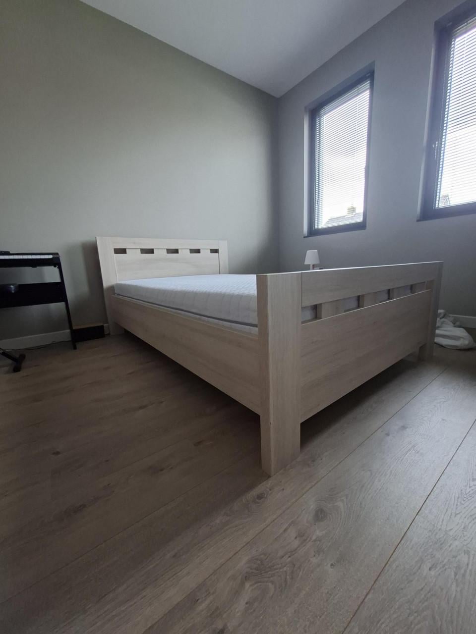 Bed 120