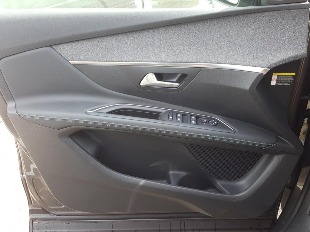 Peugeot 3008 1.2 130pk s&s allure apple carplay & android auto | navigatie 