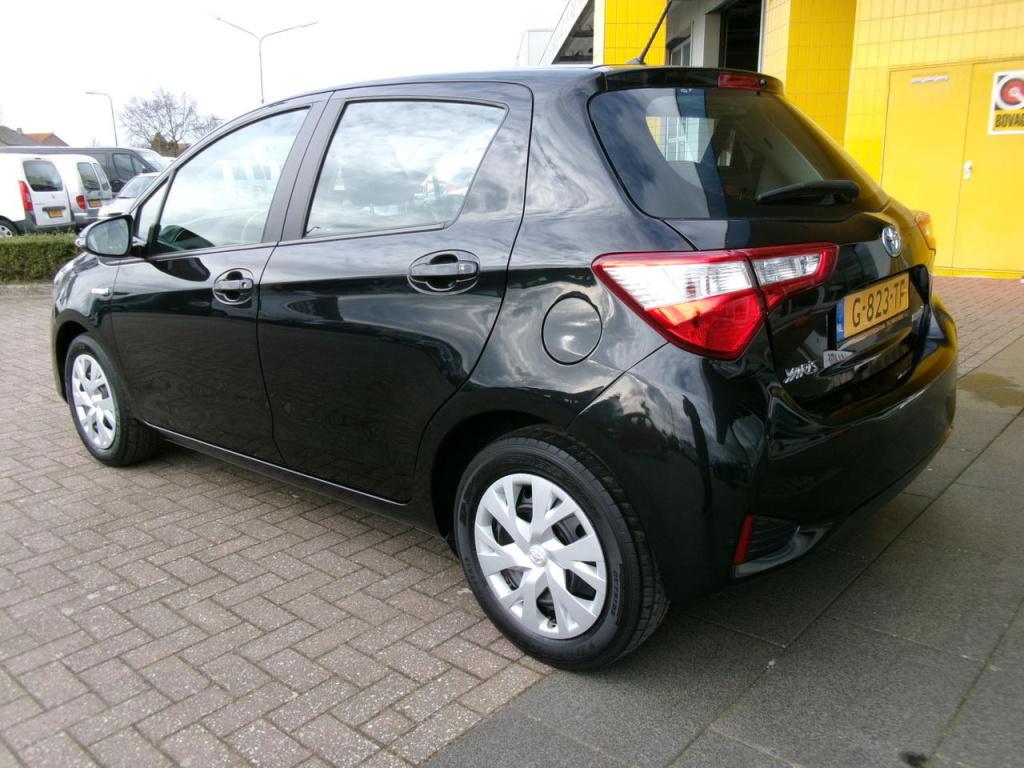 Toyota Yaris 1.5 hybrid clima, camera, multimedia, bluet.