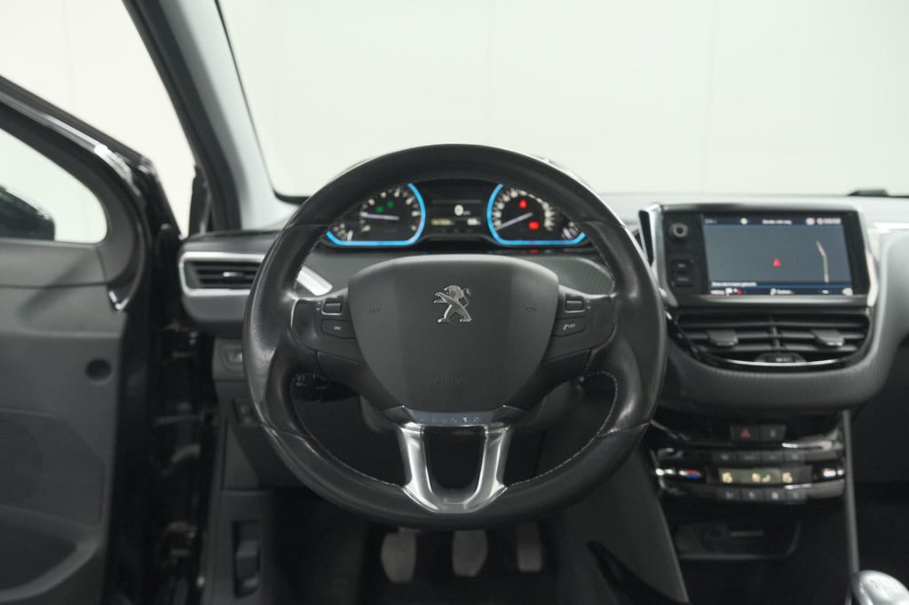 Peugeot 2008 puretech 130 gt-line | trekhaak | camera | apple carplay | par