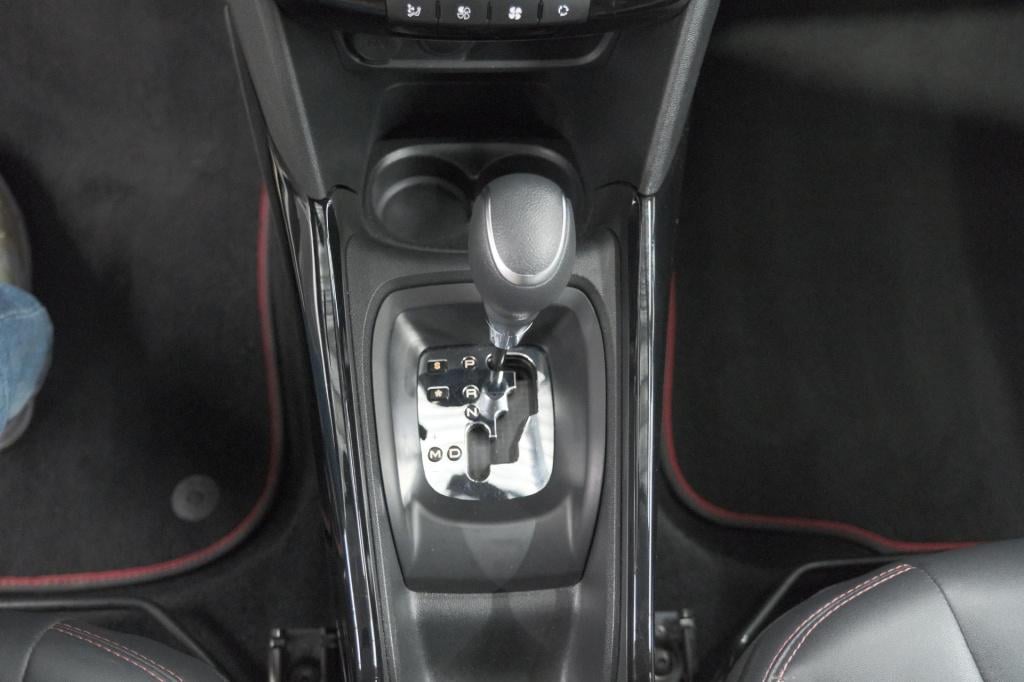 Peugeot 2008 puretech 110 eat6 gt-line | trekhaak | camera | navigatie | pa