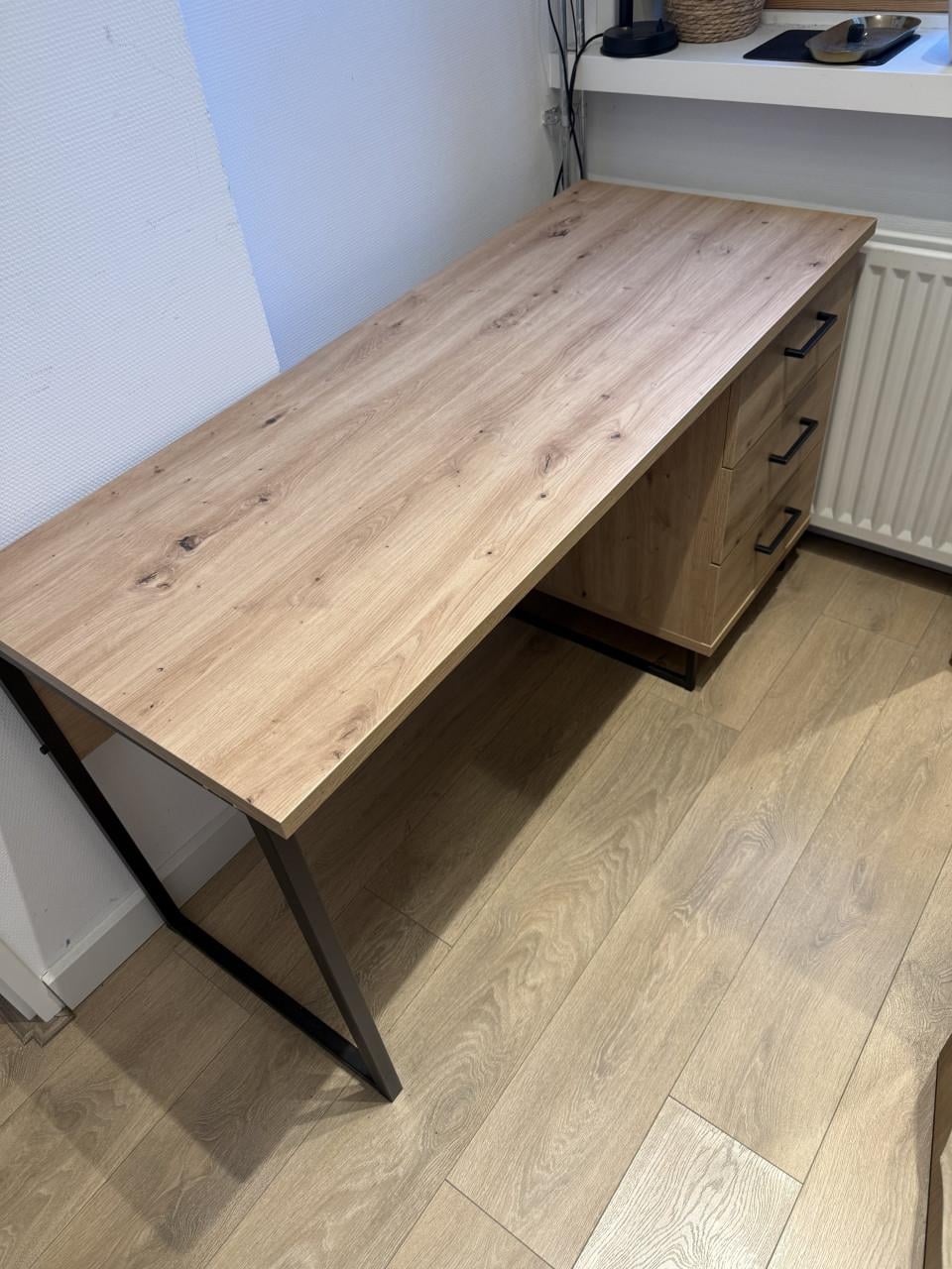 Modern bureau van Meubella