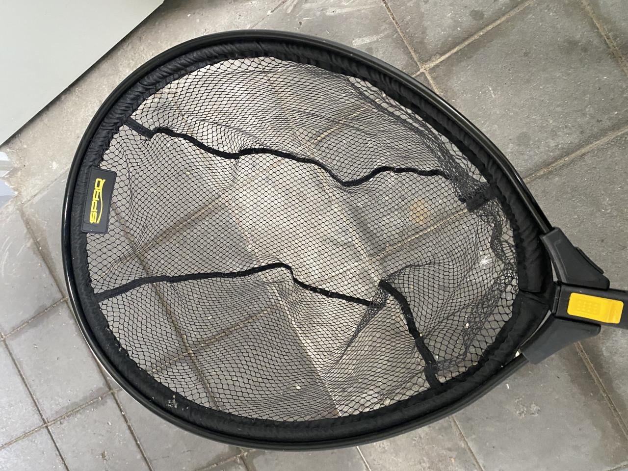 Fishing rod, chair, net, food, bag. All inclusife!