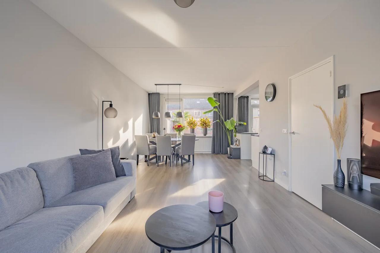 42m² Licht houten kliklaminaat + ondervloer