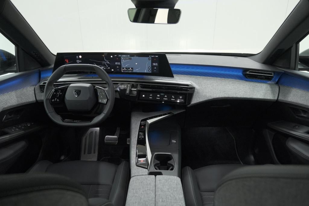 Peugeot 3008 1.2 hybrid 145 gt | elektrische kofferklep | camera | adaptiev