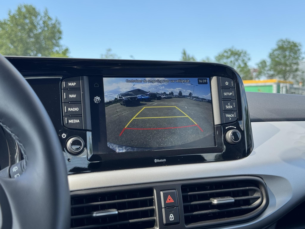 Hyundai I 10 1.0 premium | navigatie | camera | cruise & climate control | 