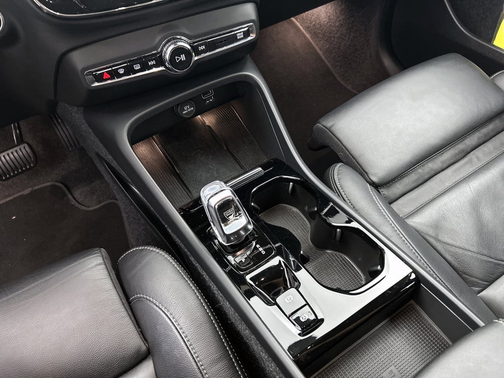 Volvo XC40 1.5 t4 recharge inscription key less | stoelverwarming |