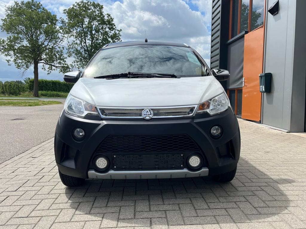 Aixam Crossline brommobiel premium weinig km