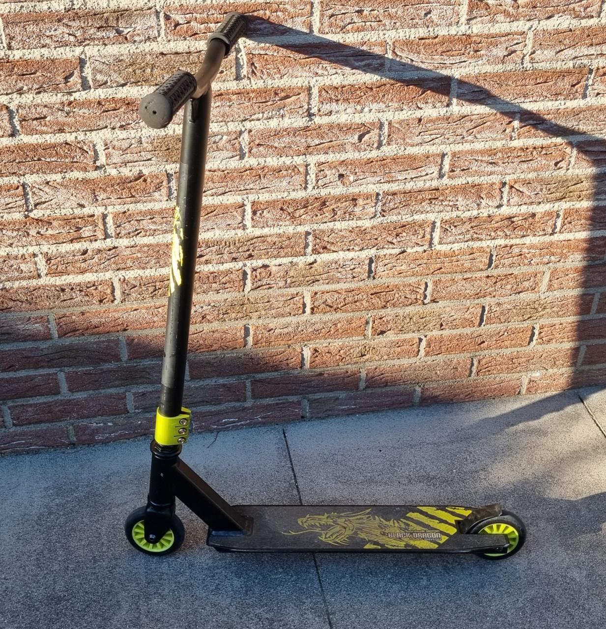 Stuntstep Black Dragon Zwart/Lime-100kg