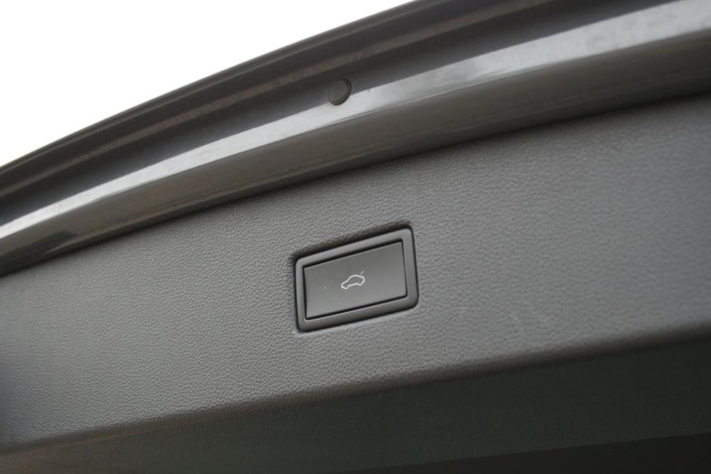 Volkswagen Tiguan 1.4 tsi ehybrid elegance