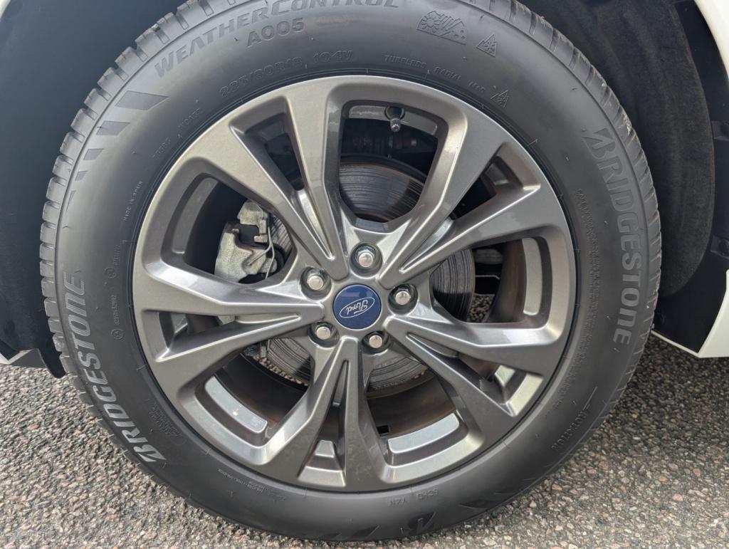 Ford Kuga 2.5 phev e-cvt 225pk st-line x , adaptive cc , panodak , winterpa