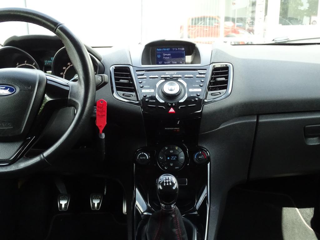 Ford Fiesta 1.0 ecoboost black edition 140pk | bluetooth | 17"