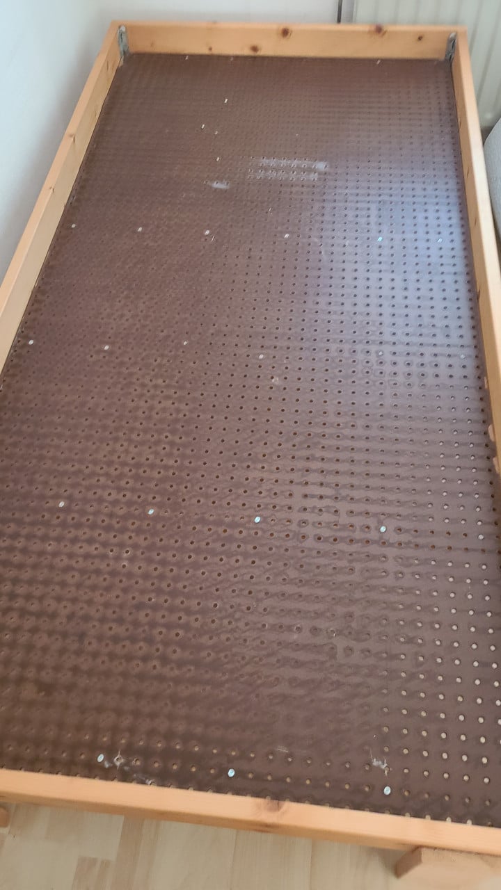 1 persoons bed (gratis)
