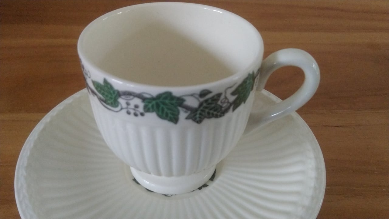 Set van 2 Wedgwood Stratford kop en schotels