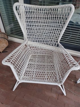 Gezocht witte tuinstoel Ikea hoge rug (merk Högsten)
