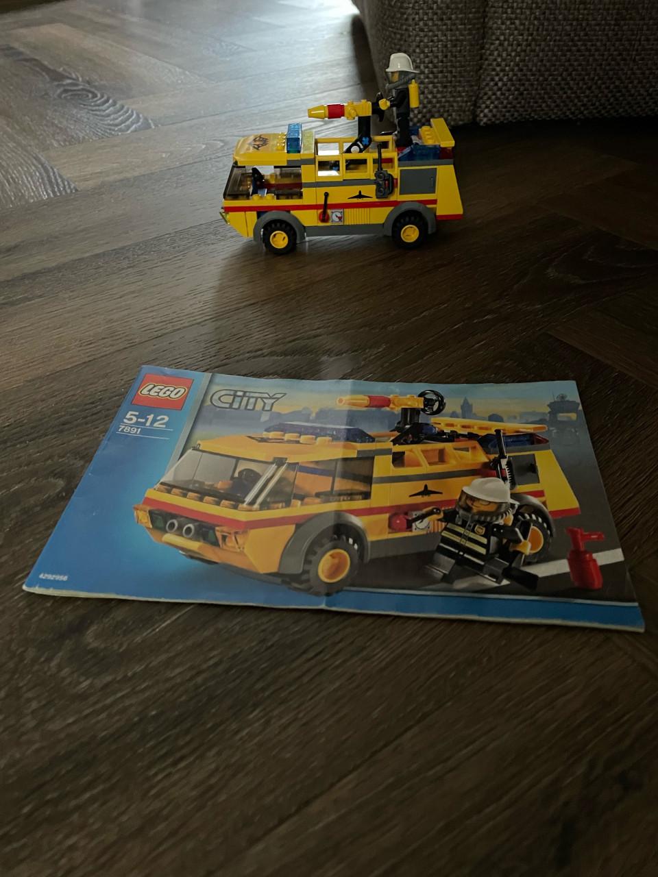 City lego: Vliegveld brandweerwagen 7891