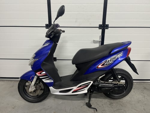 Yamaha Jog RR brom scooter watergekoeld