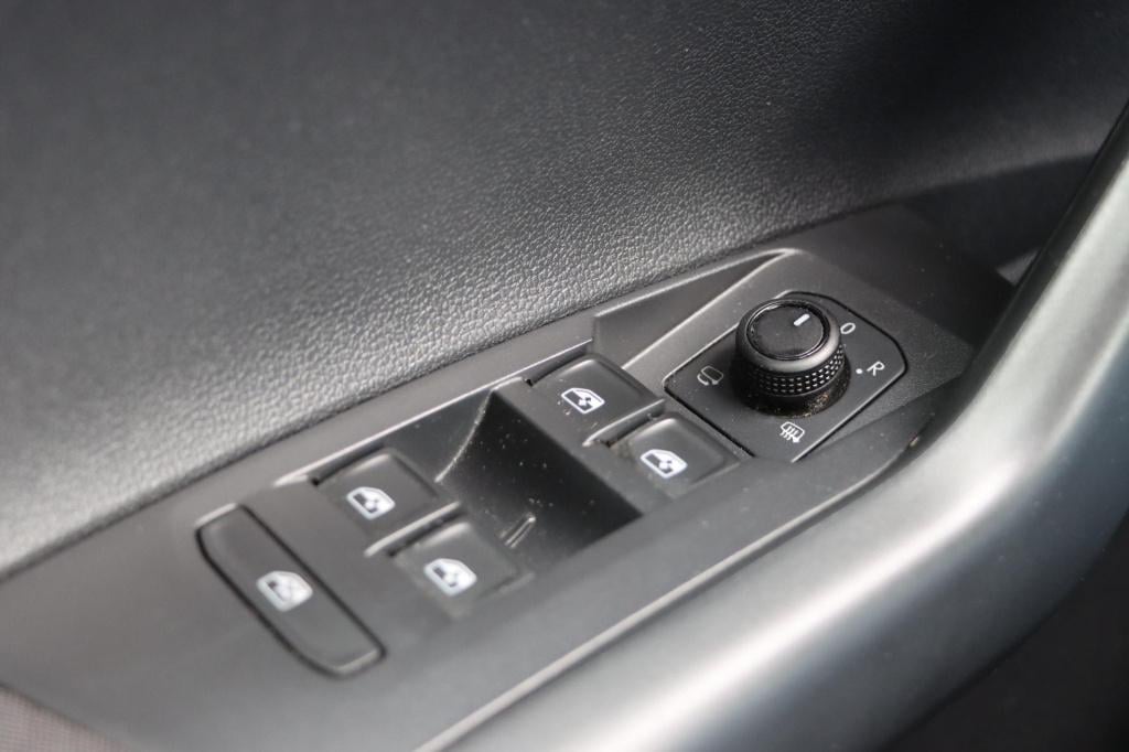 Volkswagen Polo 1.0 tsi r-line edition executive 95pk