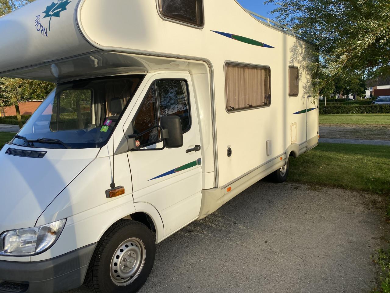 Alkoof camper  (2002) – Mercedes Sprinter – 6 slaapplaatsen – Instapklaar