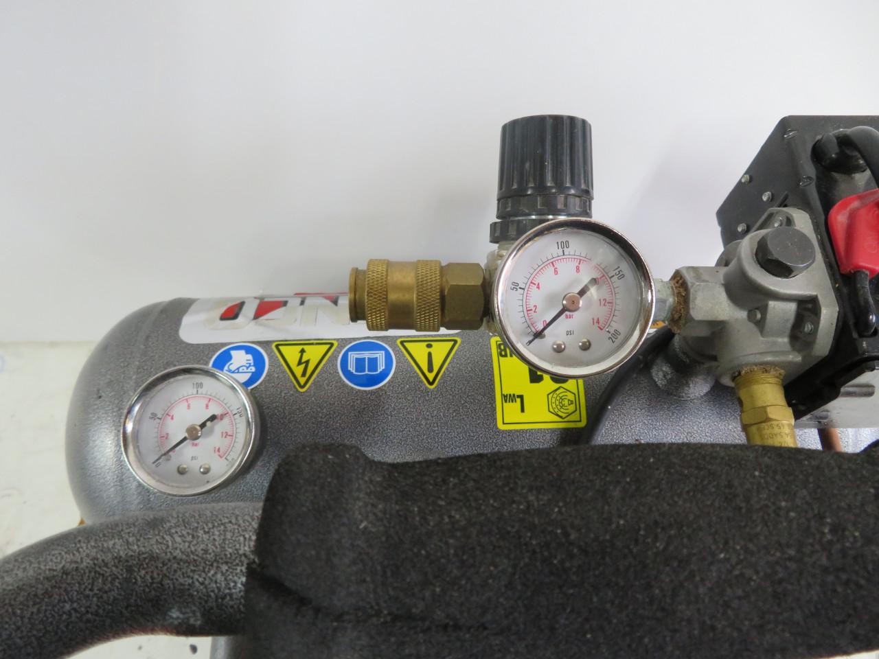 Mooi Pneumatisch Tackerset Senco met compressor en kitspuit