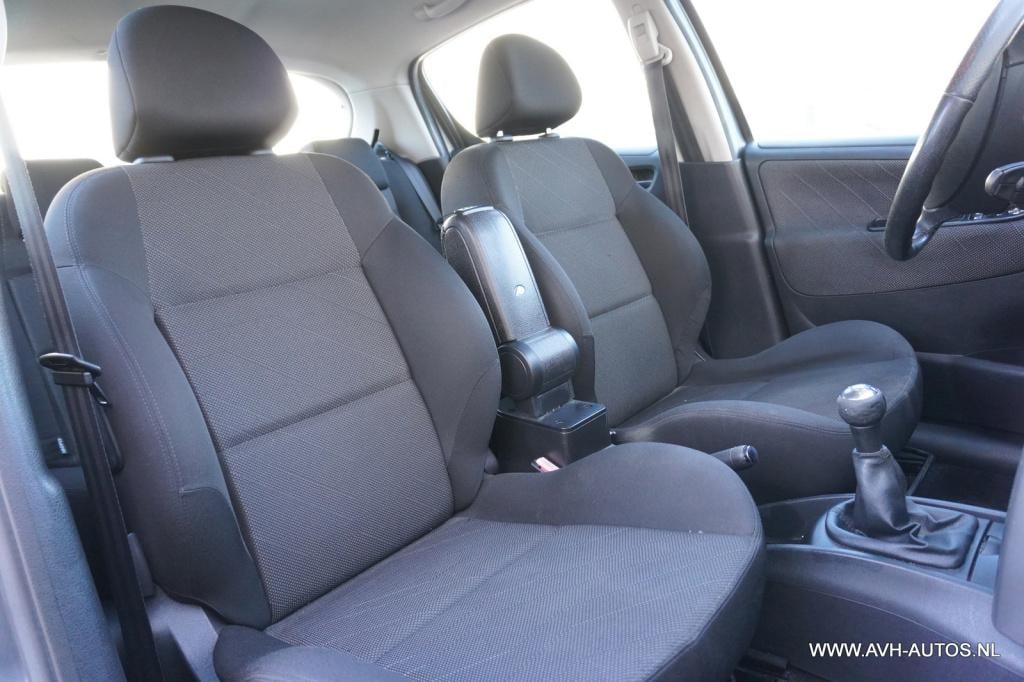 Peugeot 207 1.4 vti xs
