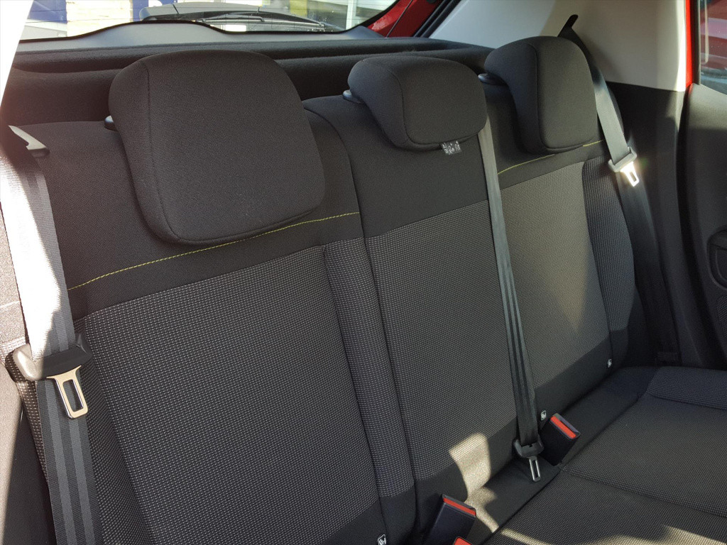 Citroen C3 1.2 puretech 83pk s&s plus navigatie | cruise & climate control 