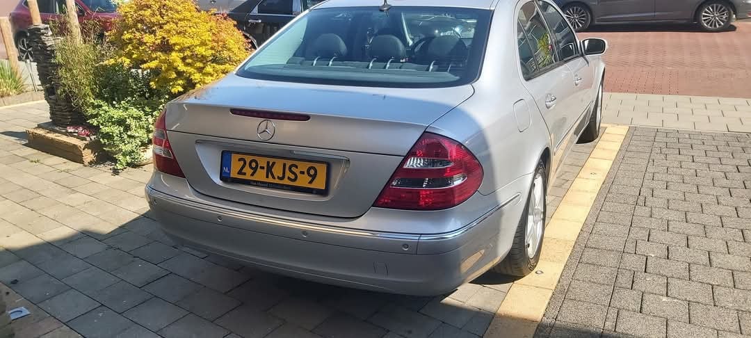 Mercedes E 240 Elegance  V6 Automaat
