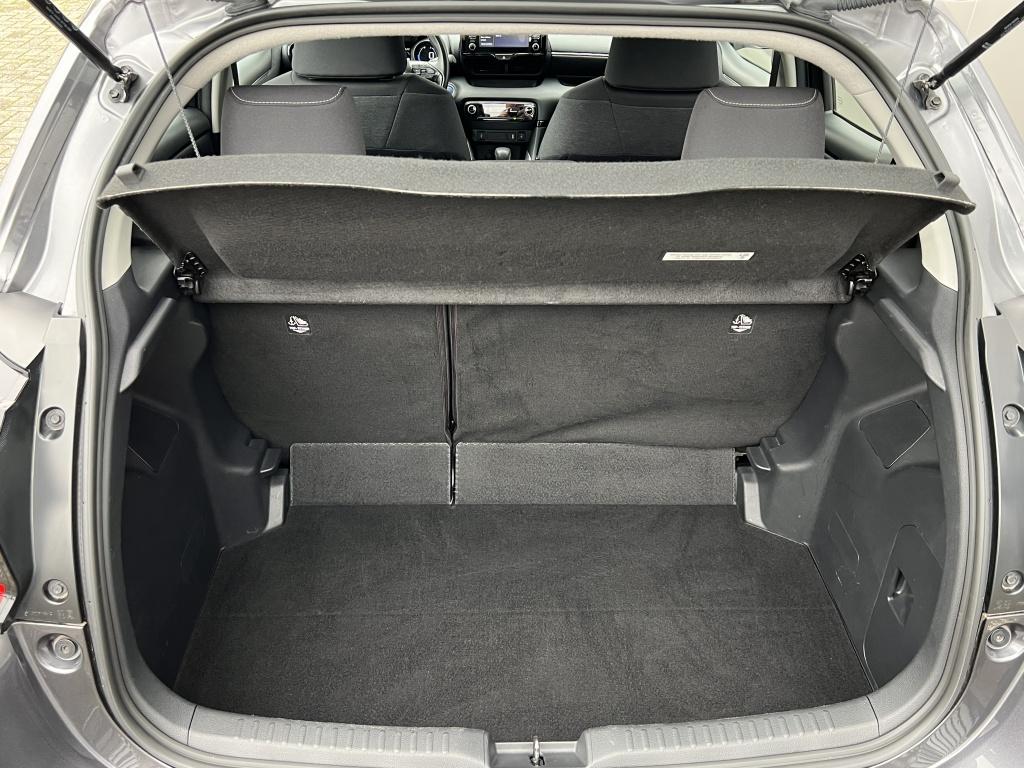 Toyota Yaris 1.5 hyb. 115 first | stoelverwarming | all seasonbanden