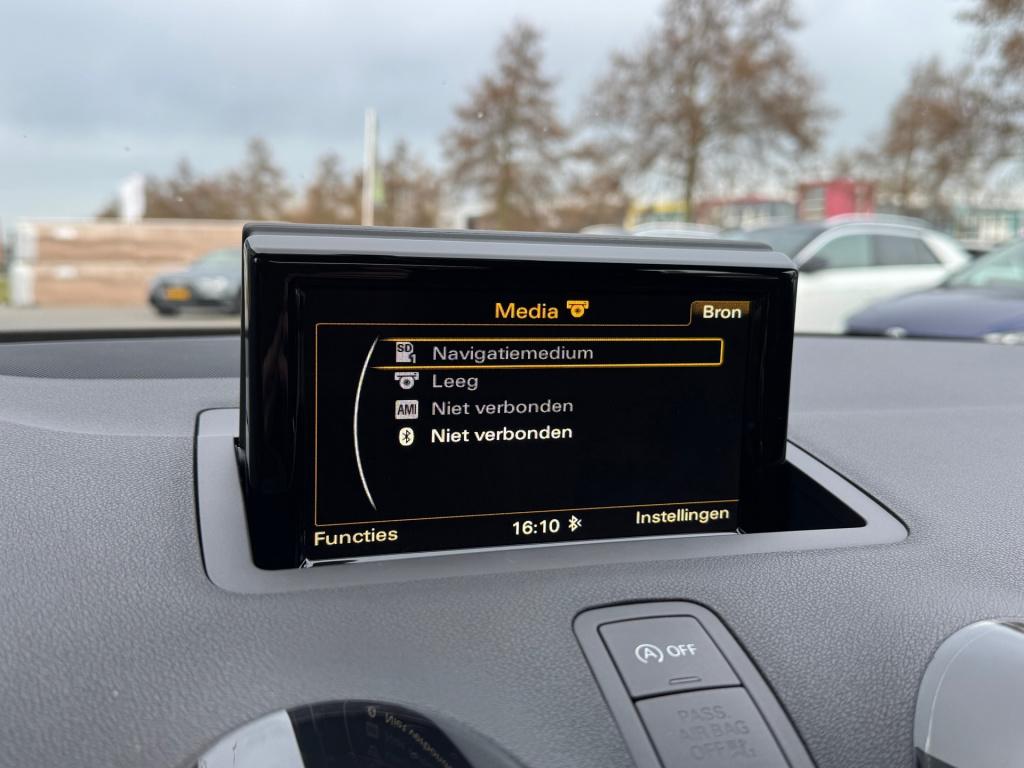 Audi A1 Sportback 1.0 tfsi design * cruise control * 17 inch * trekhaak * n