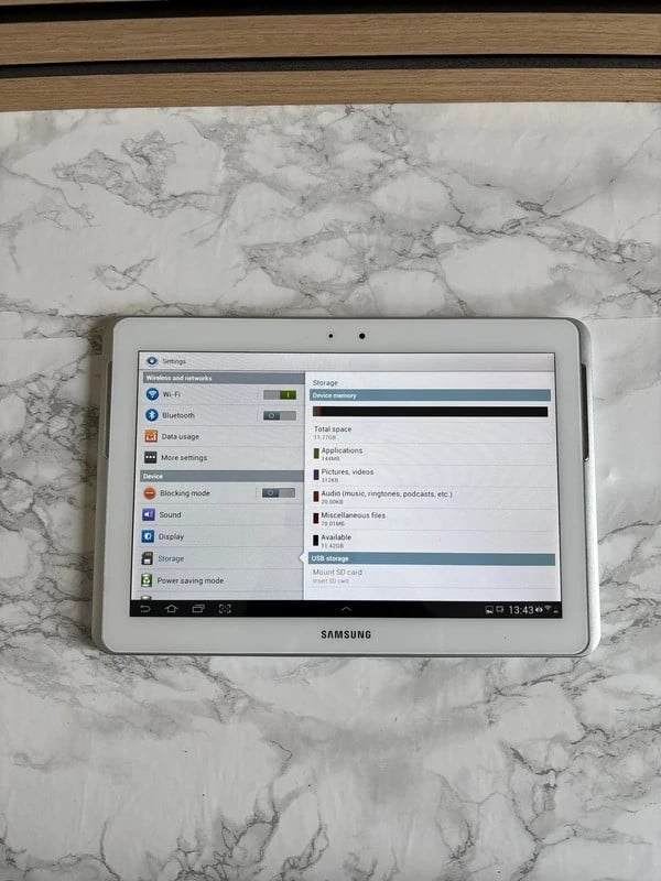 Samsung Galaxy Tab 2 10.1 📱 Wit – Inclusief hoes & kabel