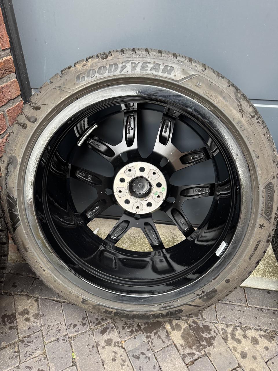 BMW i4 Winterbanden M748 Style Breedset